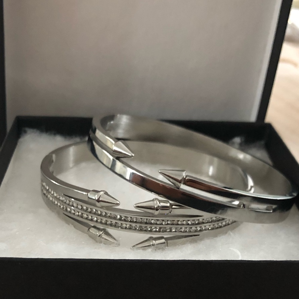 Gold pans silver spiked bracelet set